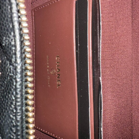 Chanel Vanity with chain - Picture 1 of 5